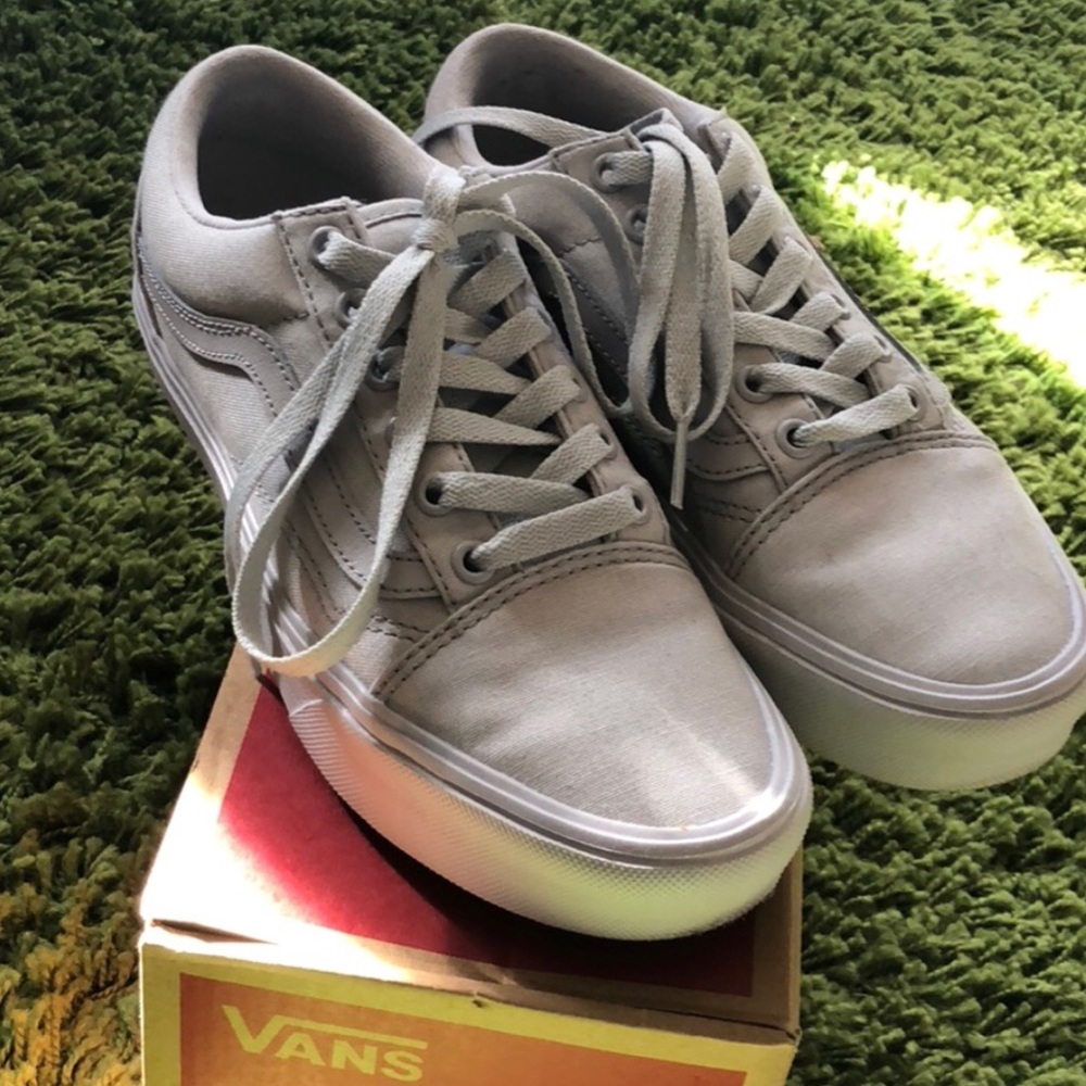 vans ultra lite mono color